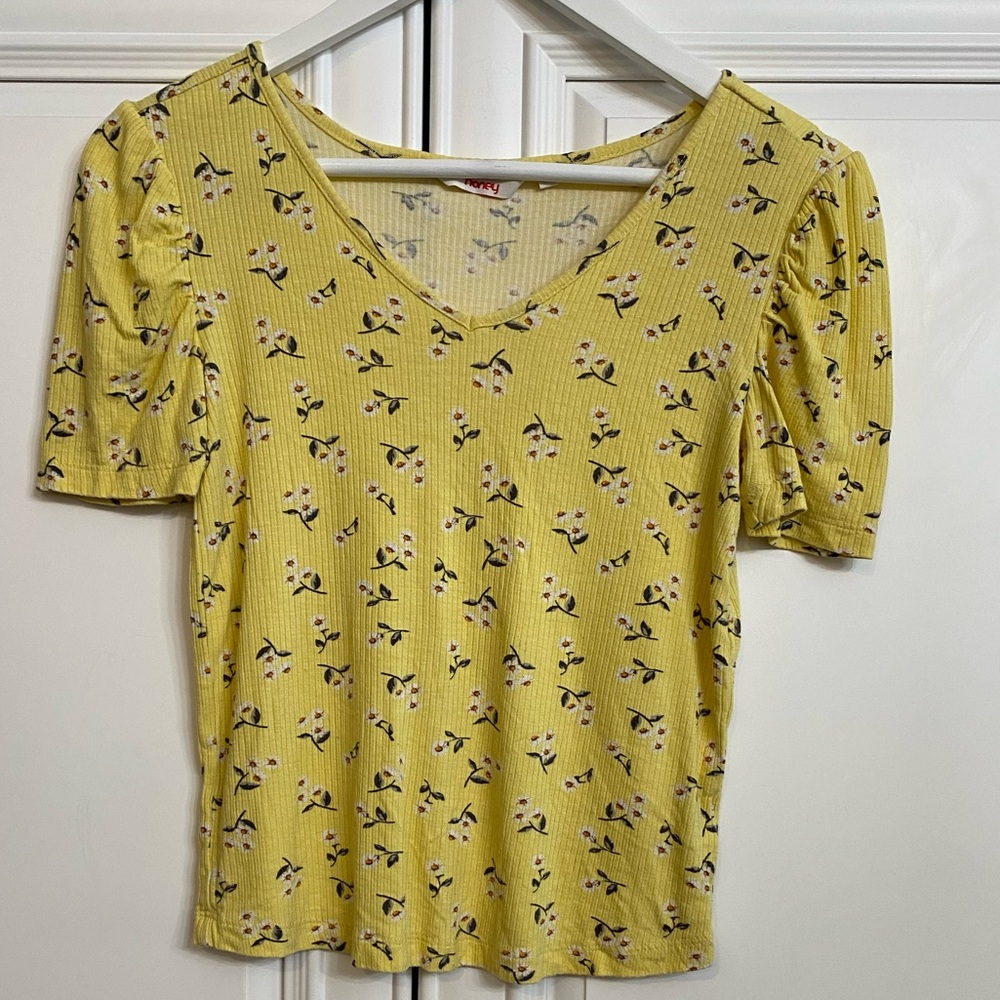 Honey Size X-Small Yellow White Daisy Floral Short Sleeve Cropped Top Shirt